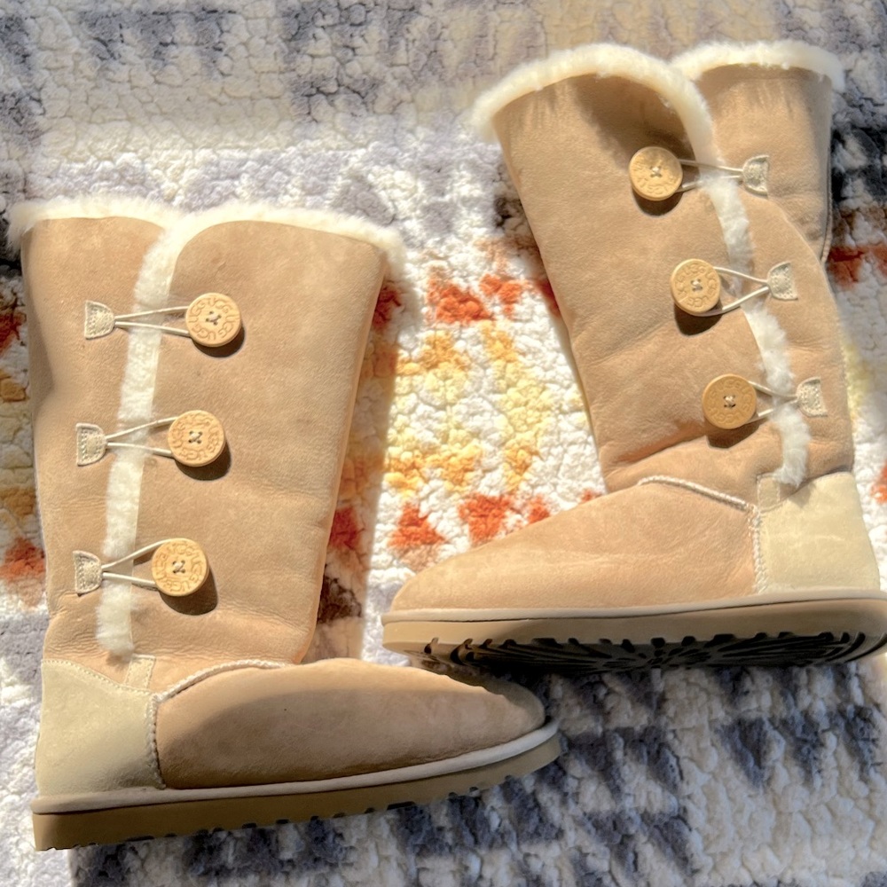 UGG Bailey Button Triplet Boots - Size 9